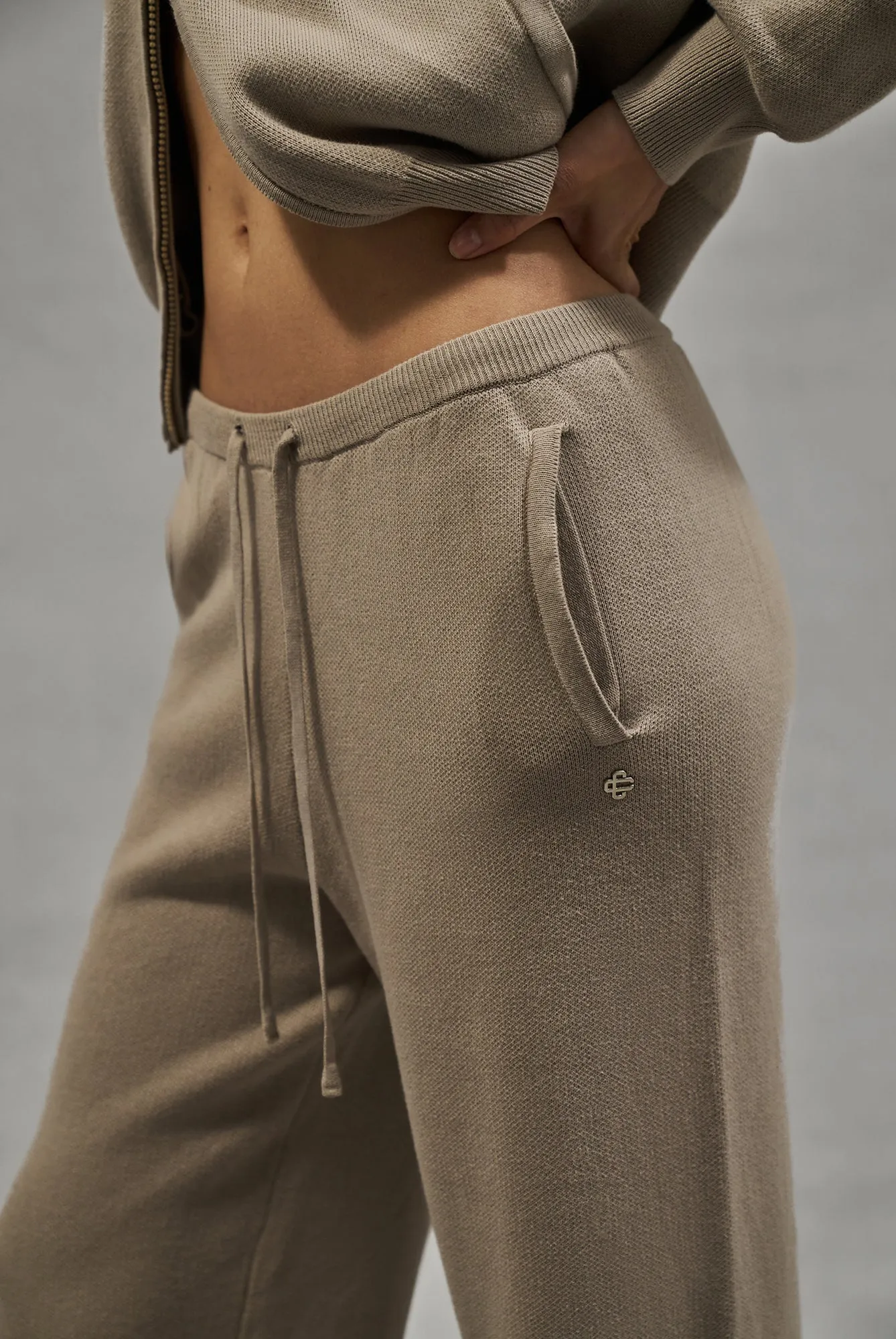 KNITTED RELAXED JOGGERS - BEIGE